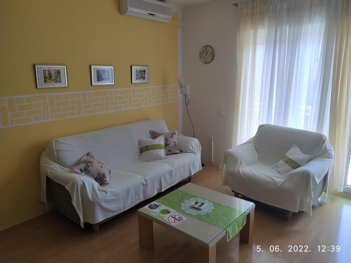 Apartment Sara Novi Vinodolski Bagian luar foto