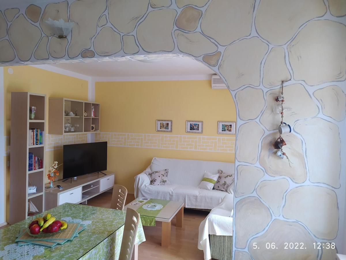 Apartment Sara Novi Vinodolski Bagian luar foto