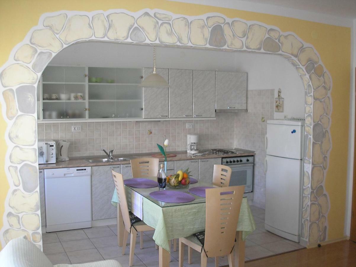 Apartment Sara Novi Vinodolski Bagian luar foto