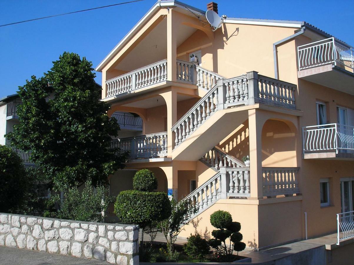Apartment Sara Novi Vinodolski Bagian luar foto