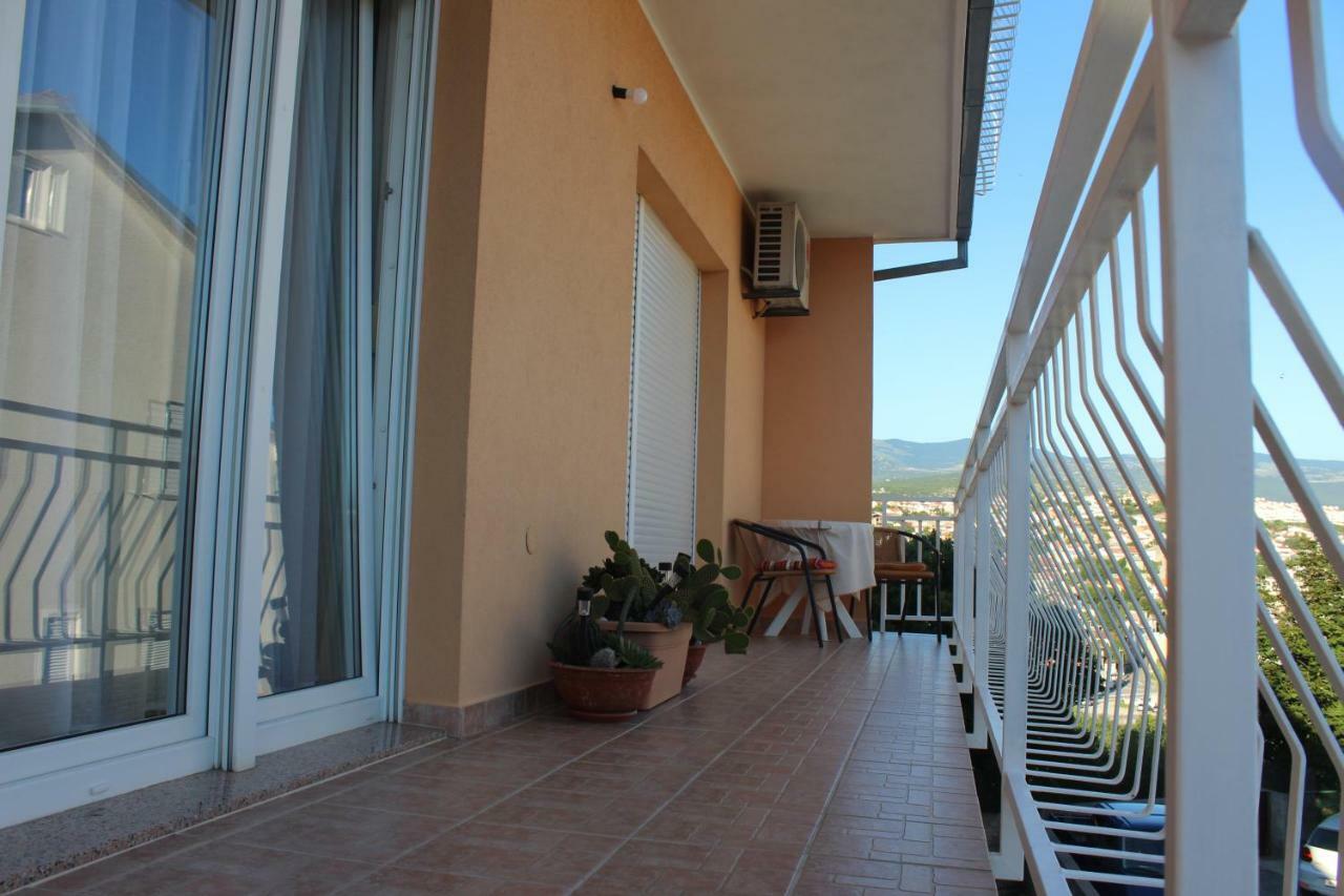 Apartment Sara Novi Vinodolski Bagian luar foto