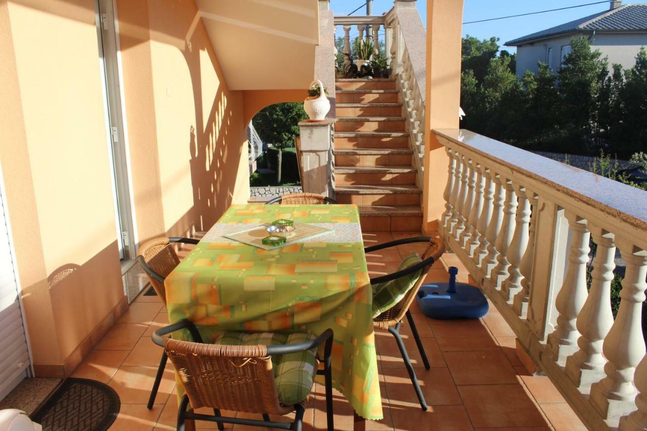 Apartment Sara Novi Vinodolski Bagian luar foto