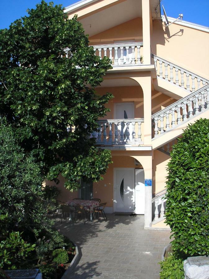 Apartment Sara Novi Vinodolski Bagian luar foto